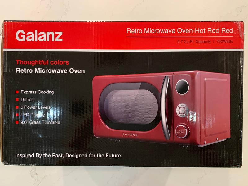 Galanz Retro Microwave Oven 0.7 Cubic Feet 700 Watts