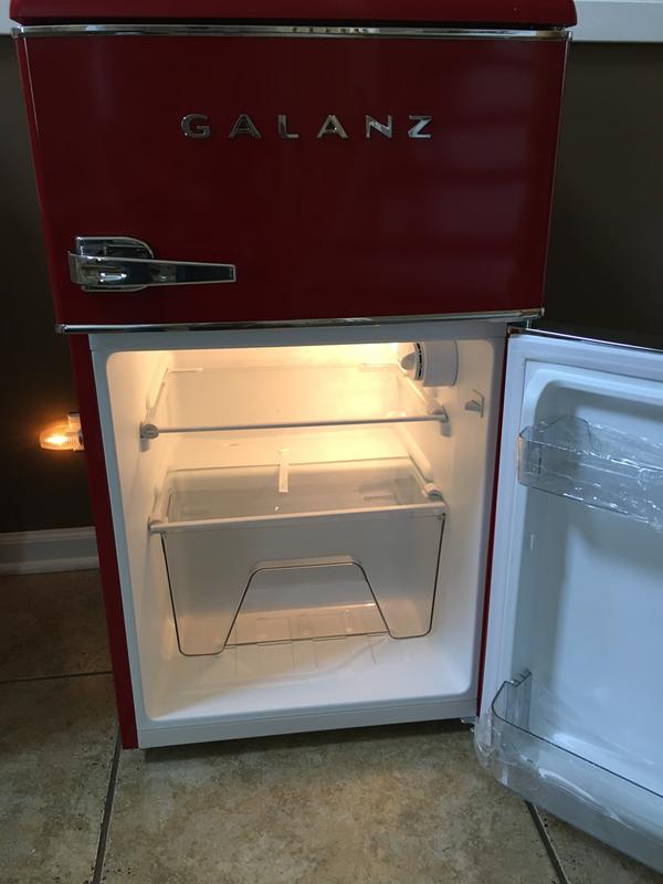 جهاز يعتبر معالجة  Galanz Retro dual door 4-cu ft Freestanding Mini Fridge Freezer Compartment  (Hot Rod Red) in the Mini Fridges department at Lowes.com