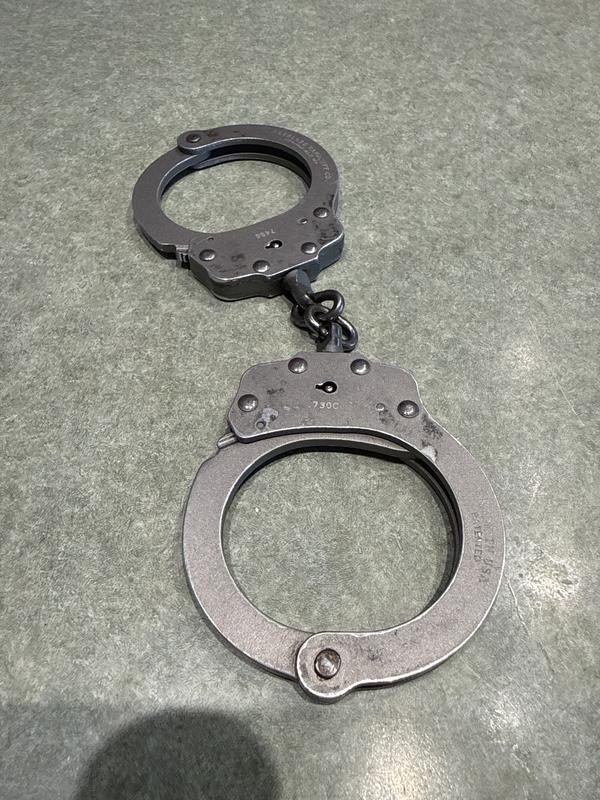 Peerless Model 730C - Superlight Chain Link Handcuff