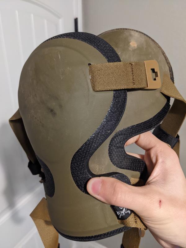 ARC'TERYX LEAF KNEE CAPS 膝パット Arc'teryx LEAF Combat Knee Caps