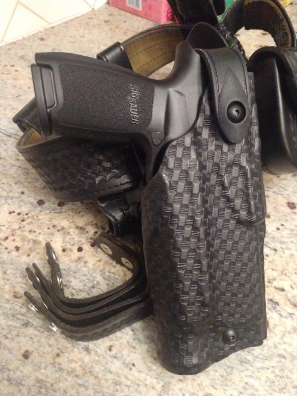 Safariland 6360 ALS/SLS Level III Mid Ride Duty Holster