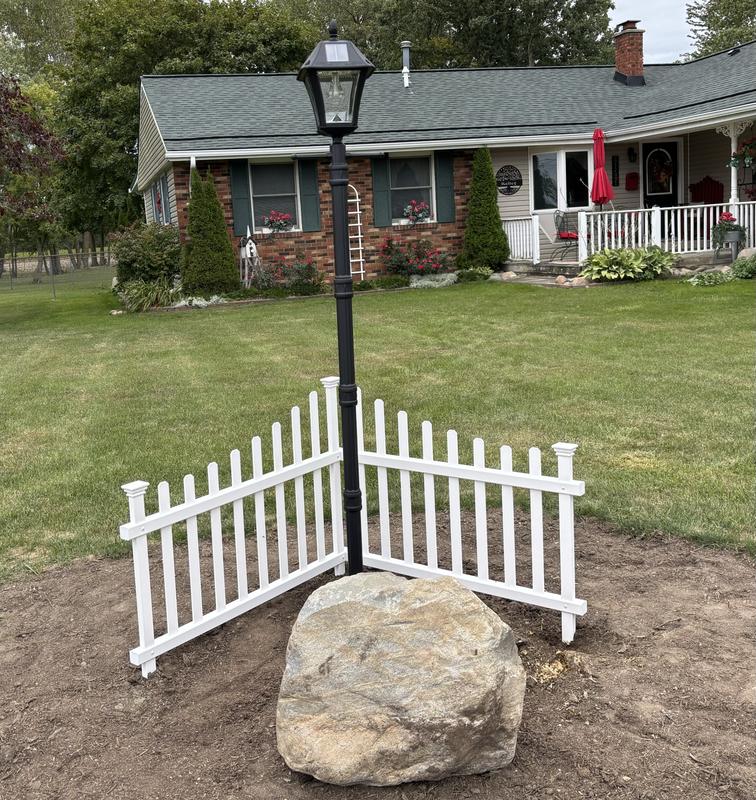 Baytown II Solar Lamp Post with EZ Anchor | Classic Outdoor Solar