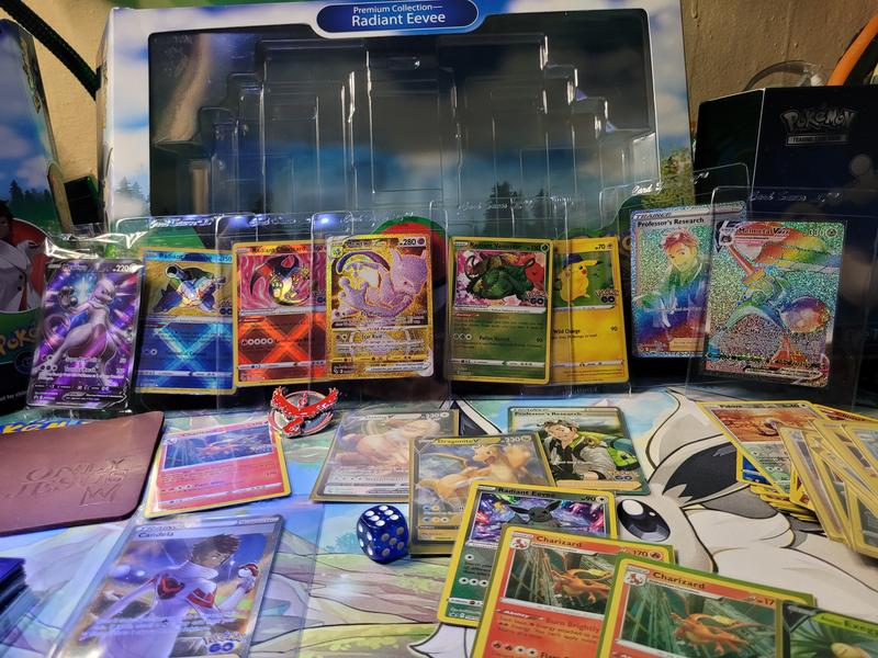 pokemon go elite trainer box rare cards Pokemon Go: Elite Trainer Box PREORDER main image 0