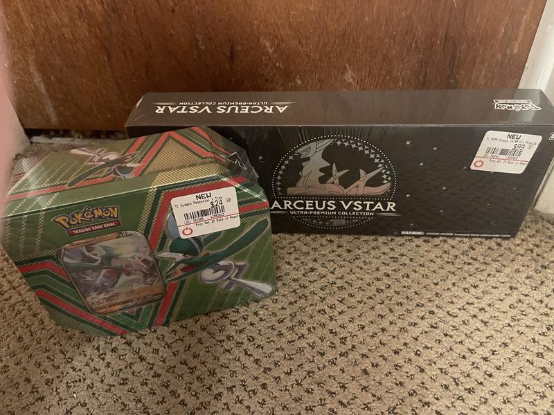 Pokemon Trading Card Game: Arceus VSTAR Ultra-Premium