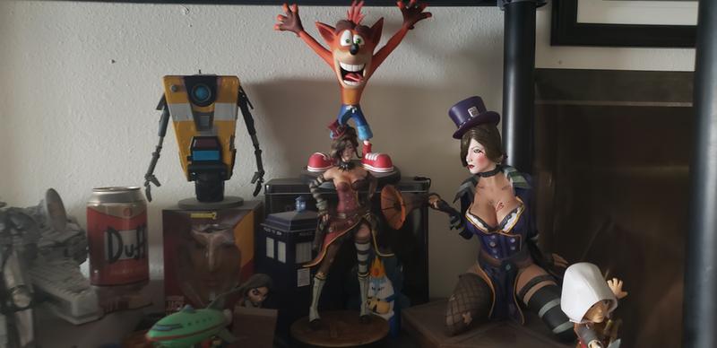 gamestop mad moxxi statue