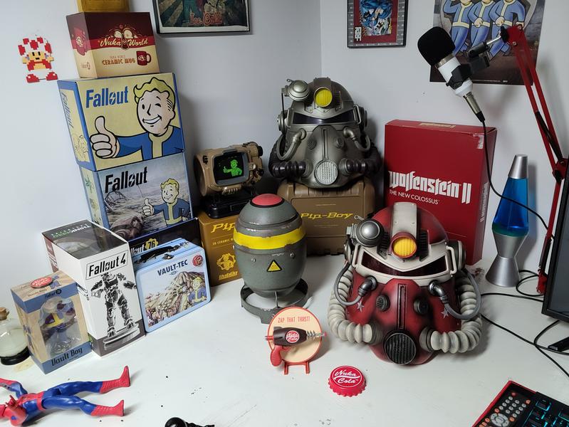 Fallout T 51 Power Armor Helmet Nuka Cola Edition Only At Gamestop Refurbished Gamestop