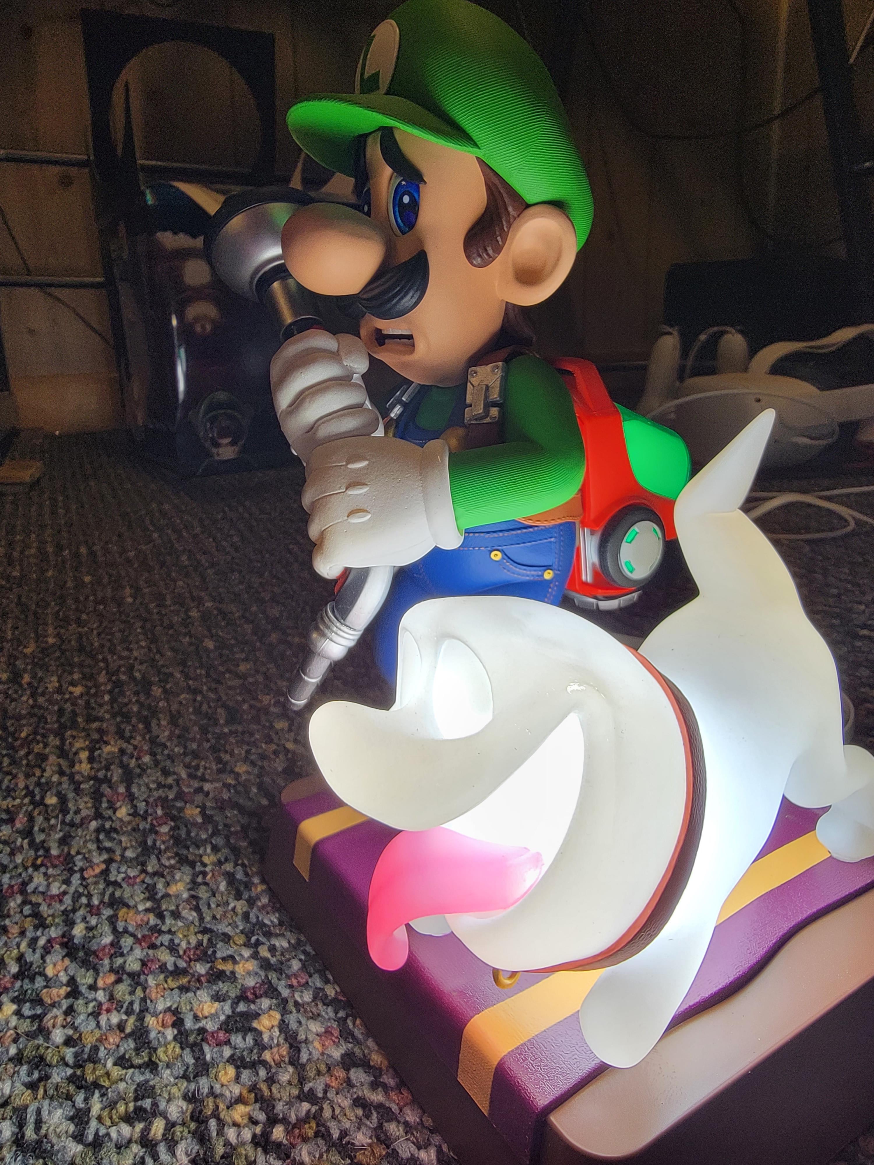 Dark Horse Comics Luigi's Mansion 3 Luigi and Polterpup Collectors Edition  9-in Statue
