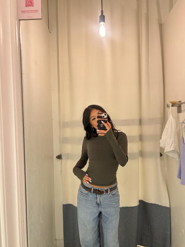 Sleek Crewneck Long Sleeve Top