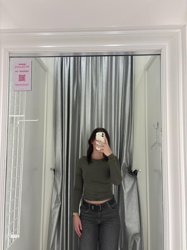 Smooth Long Sleeve Crewneck Top