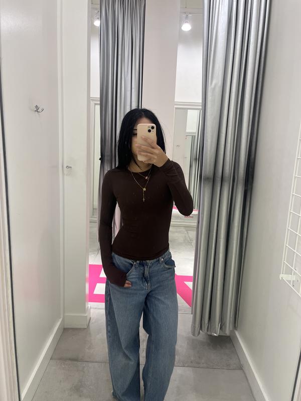 Sleek Crewneck Long Sleeve Top