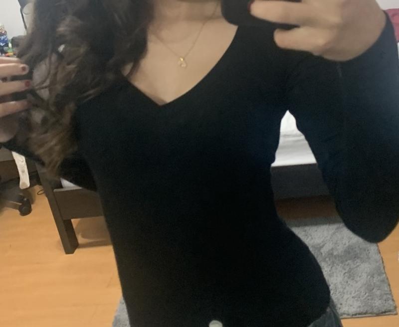 Tara V-Neck Long Sleeve Top