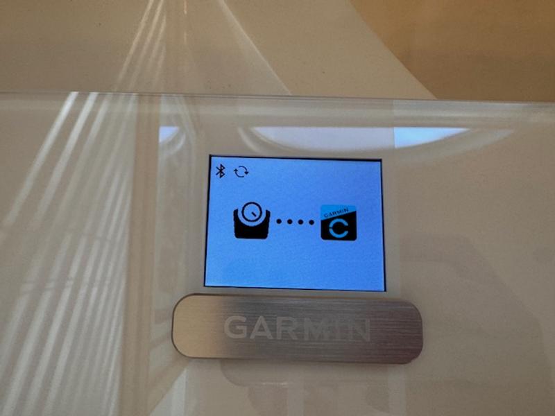 The farthest I got on setup with this thing on 4 tries was to this screen, and this screen stayed like this for 4 hours before I finally reset