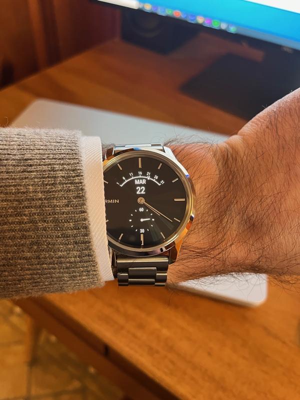 Looks the part off the trail - fits neatly under my cuff. Dial is beautiful and I love the digital complications.