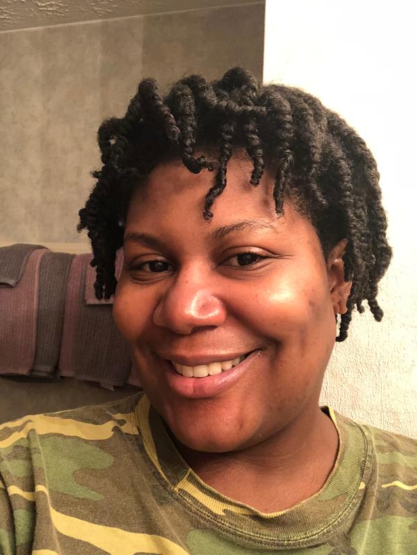 After using Moisturize Bomb wit hyaluronic acid and green tea my skin is refreshed plump and hydrated IG: @iamlauren_marie
