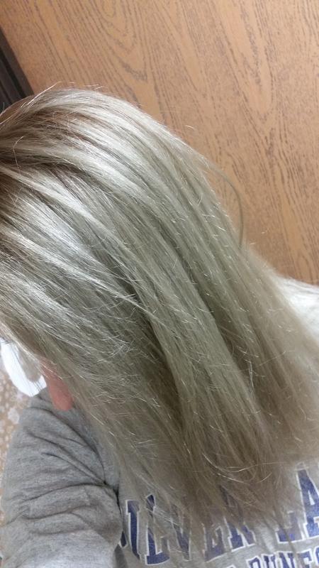 Dark Natural Blonde 70 Almond Creme