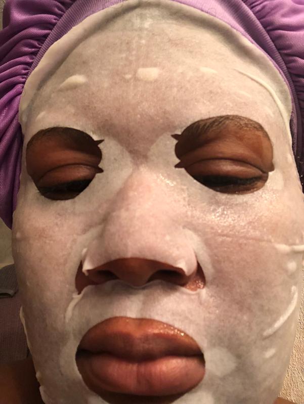 Moisture Bomb with Hyaluronic acid and Green Tea  IG: @iamlauren_marie
