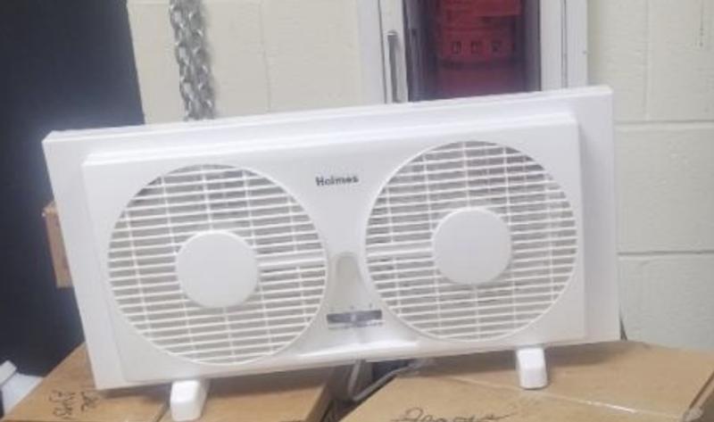 Sunbeam SWF2000 Dual Twin Window Fan Multiple Speed Settings Extendable selling Screen