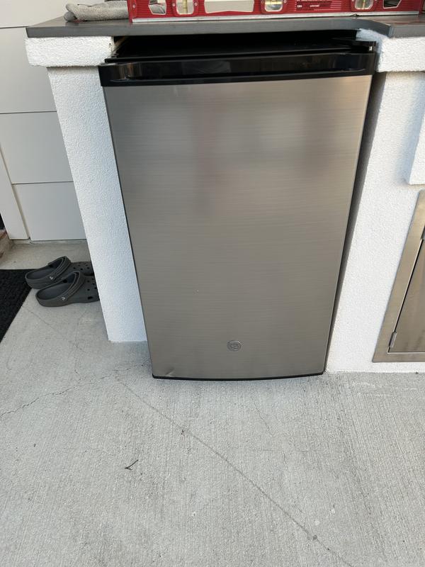 GE - GDE03GLKLB - GE® Double-Door Compact Refrigerator-GDE03GLKLB