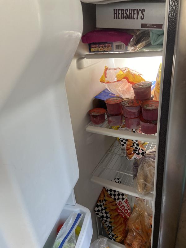 GE 25.4-cu ft Side-by-Side Refrigerator with Ice Maker