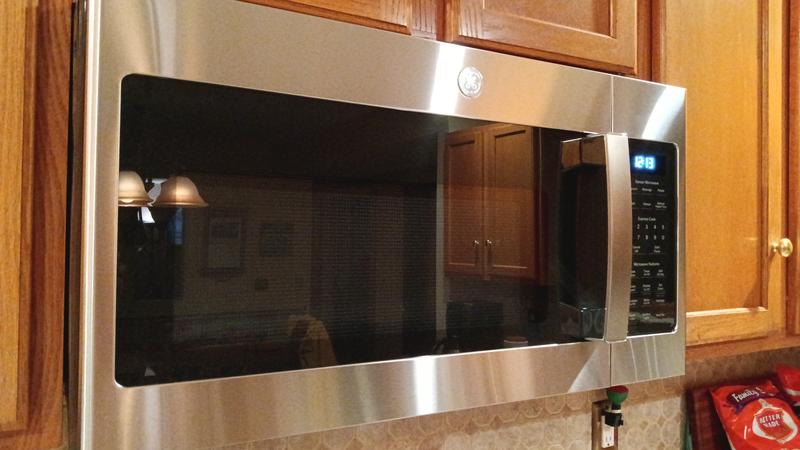GE 1.7 cu ft 1000 Watt 29.88 in Over the Range Microwave Stainless Steel JVM6172SKSS at Lowes