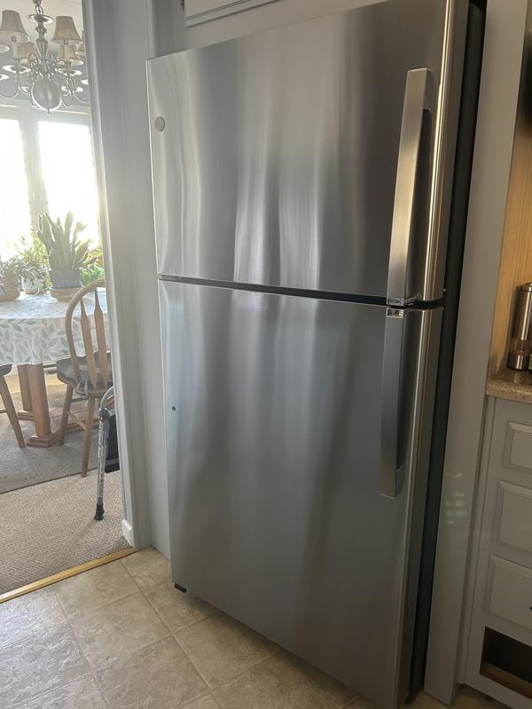 GE 21.9 cu. ft. Top Freezer Refrigerator in Black Slate