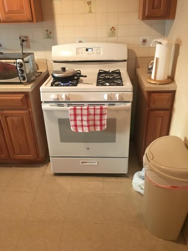 GE Appliances JGBS60DEKCC 30" Freestanding Gas Range Bisque