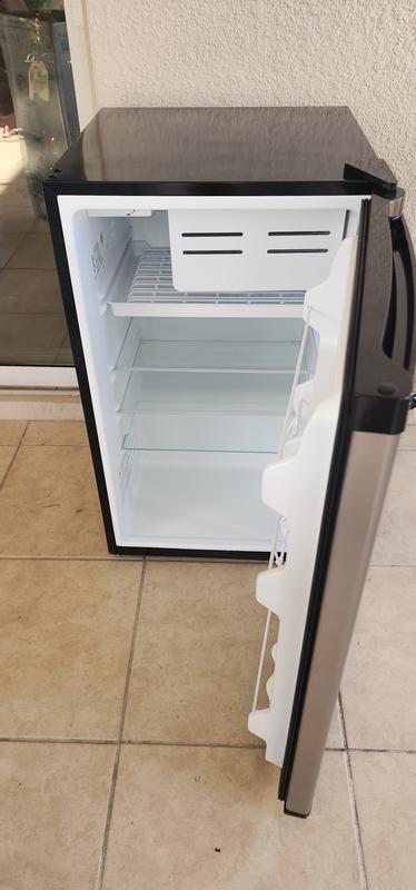 GE 4.4-cu ft Standard-depth Freestanding Mini Fridge Freezer Compartment  (Cleansteel) ENERGY STAR in the Mini Fridges department at