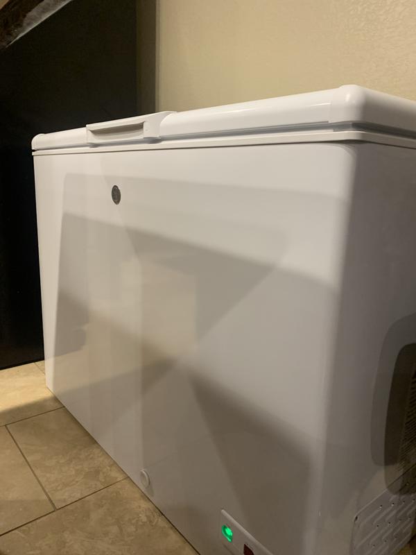 Reviews for GE Garage Ready 10.7 cu. ft. Manual Defrost Chest Freezer in White Pg 2 The Home Depot