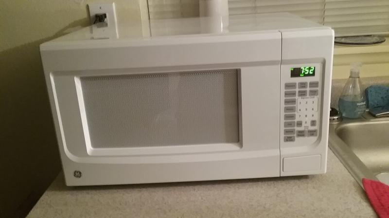 GE JES1460DSBB Countertop Microwave 1.4 cu ft.