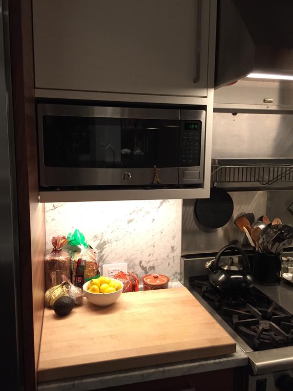 Ge Profile 1 1 Cu Ft Countertop Microwave Oven Pem31sfss Ge