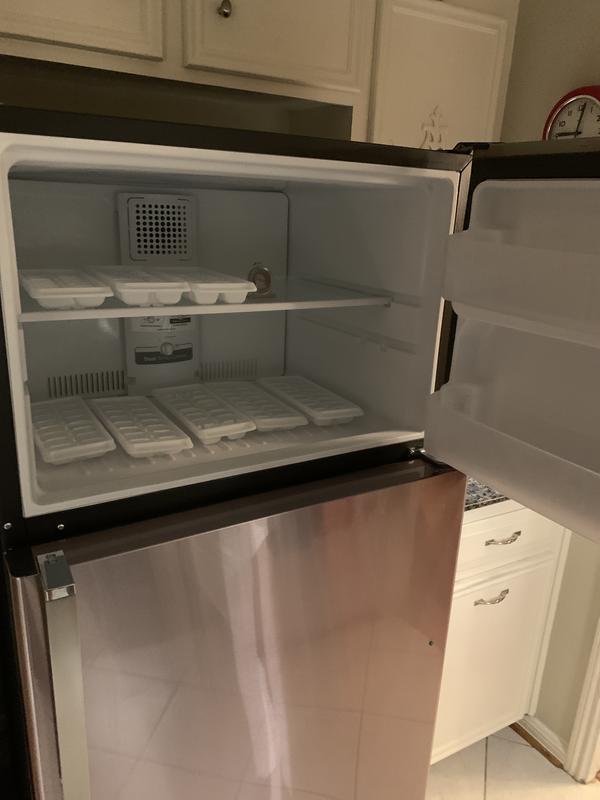 Reviews for GE 21.9 cu. ft. Top Freezer Refrigerator in