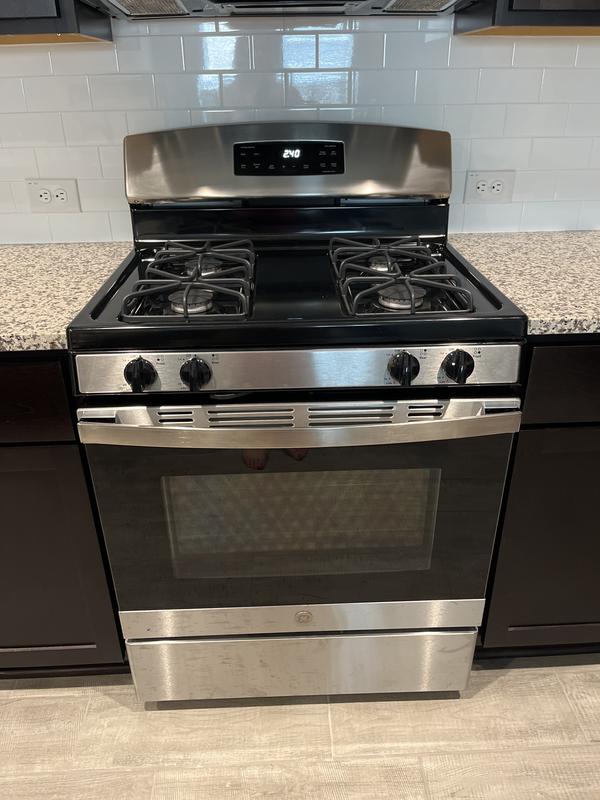 GE Appliances JGB635DEKWW 30 Free-Standing Gas Range with Precise Simmer  Burner, Furniture and ApplianceMart