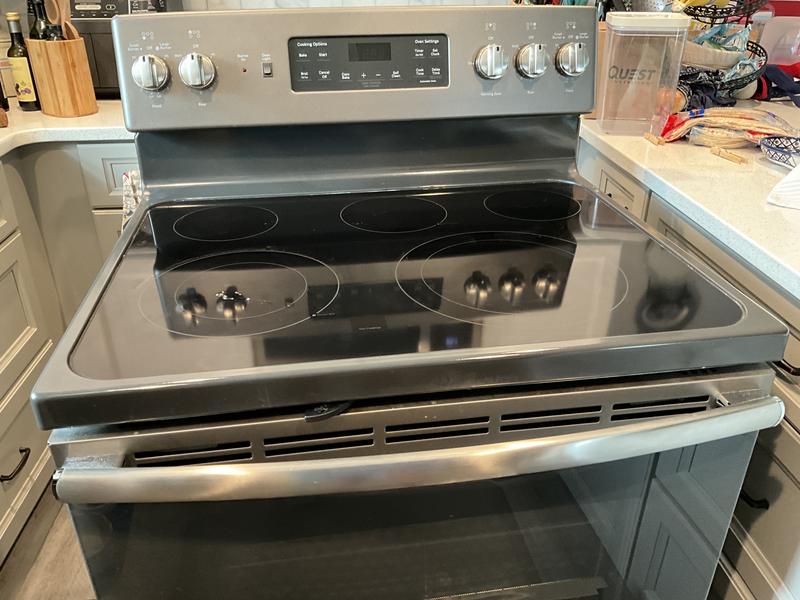 GE 30-in Glass Top 5 elements 5.3-cu ft Convection Oven