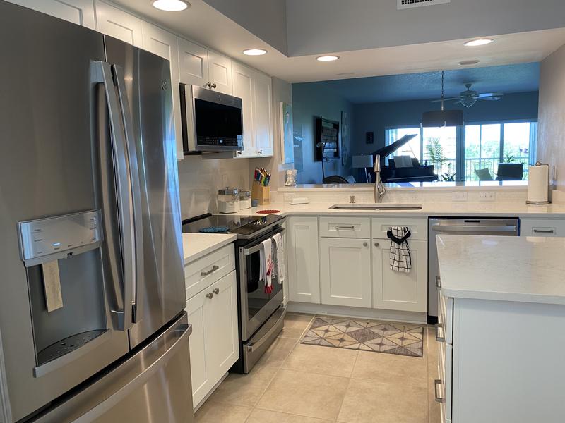 Ge Profile Series Energy Star 22 1 Cu Ft Counter Depth Fingerprint Resistant French Door Refrigerator With Hands Free Autofill Pye22kynfs Ge Appliances