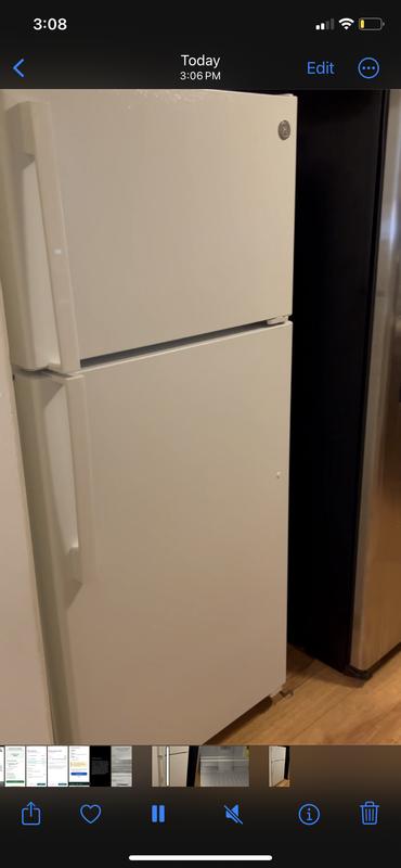 GE 16.6-cu ft Top-Freezer Refrigerator (White) ENERGY STAR