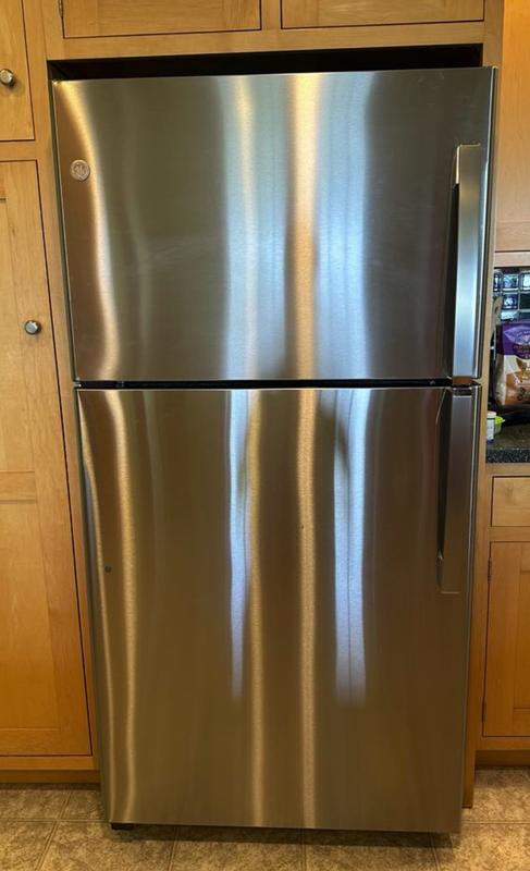 Reviews for GE 21.9 cu. ft. Top Freezer Refrigerator in
