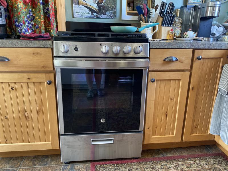 GE - 2.9 Cu. ft. Freestanding Electric Range - Stainless Steel