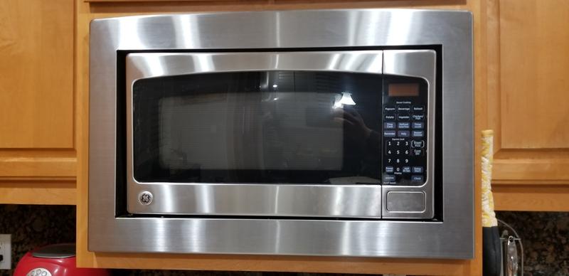 Ge 2 0 Cu Ft Capacity Countertop Microwave Oven Jes2051dnbb