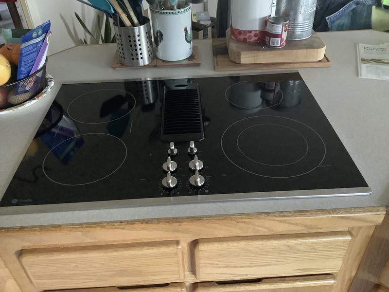 GE Profile 30-in 4 burners Smooth surface Stainless steel Electric ...
