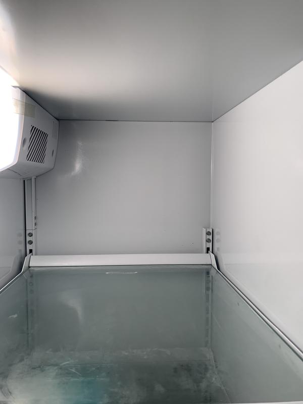 GE 20-cu ft Side-by-Side Refrigerator with Ice Maker (Stainless