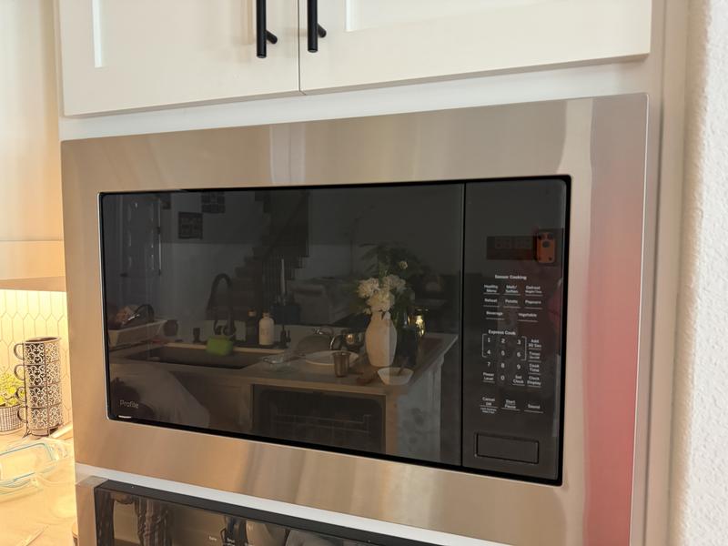 GE Profile 2.2-cu ft 1100-Watt Built-In Microwave with Sensor
