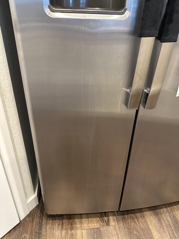 GE 25.4-cu ft Side-by-Side Refrigerator with Ice Maker