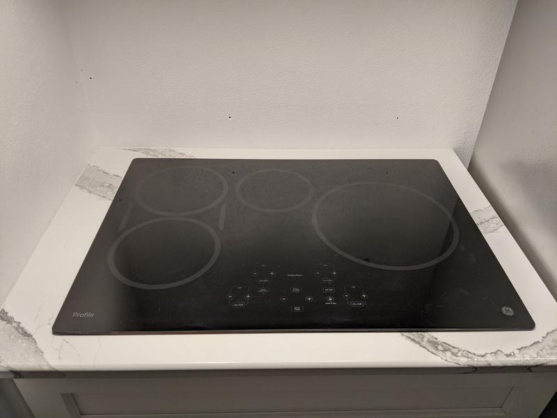 GE Profile 30 Built-In Touch Control Induction Cooktop