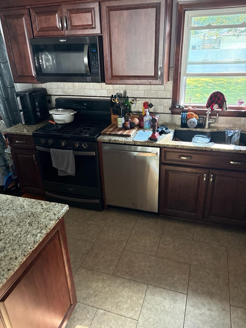 Image 4 of 5