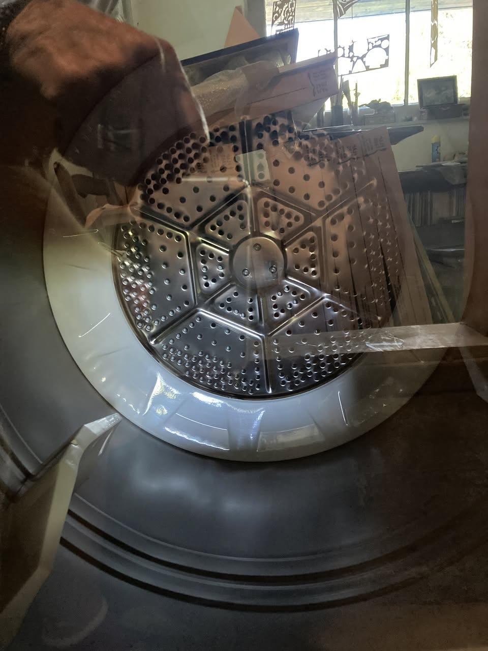 Image 2 of 4