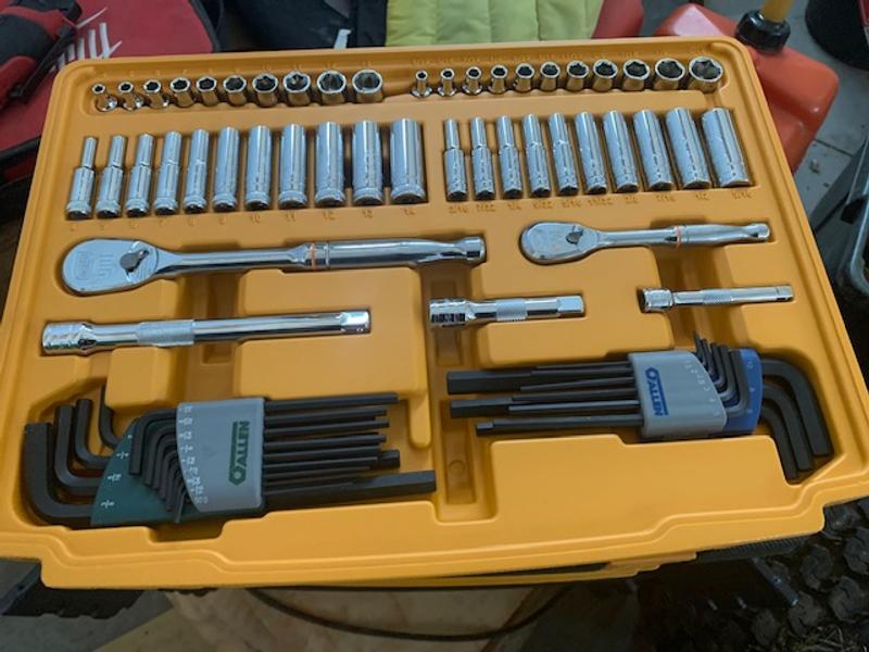 Gearwrench 1/4in and 3/8 Drive Mechanic Tool Set 232 Piece