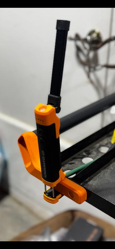 Several ways to use the flashlight.