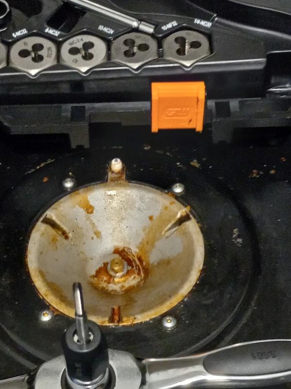 Used to ckean oriface threads