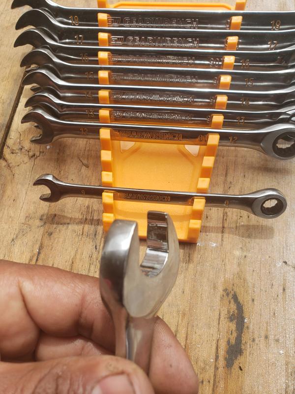 To me, I found the design flawles but as you can see here the difference of quality