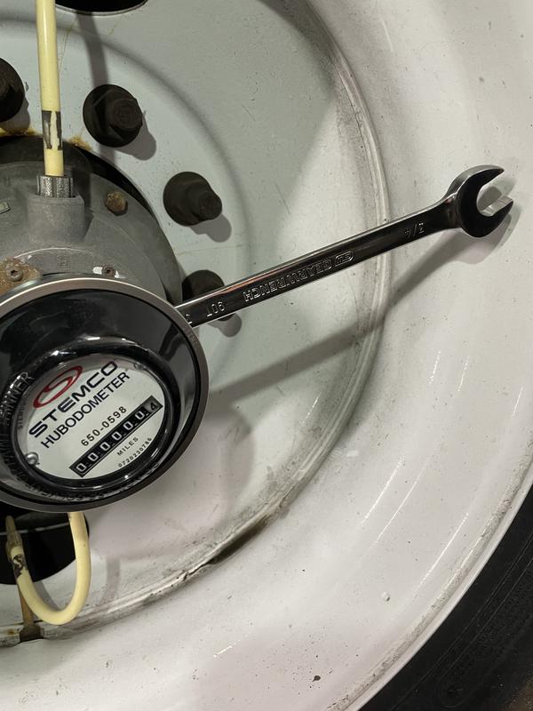 Refrigerated trailer starter and hubometer gauge